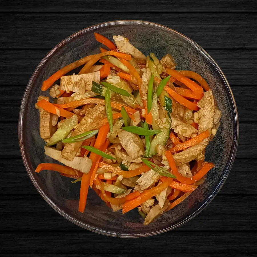 Салат с курицей