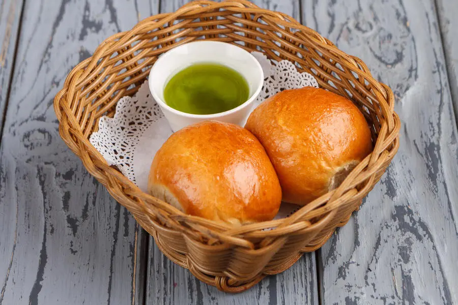 Пампушки с чесночным соусом