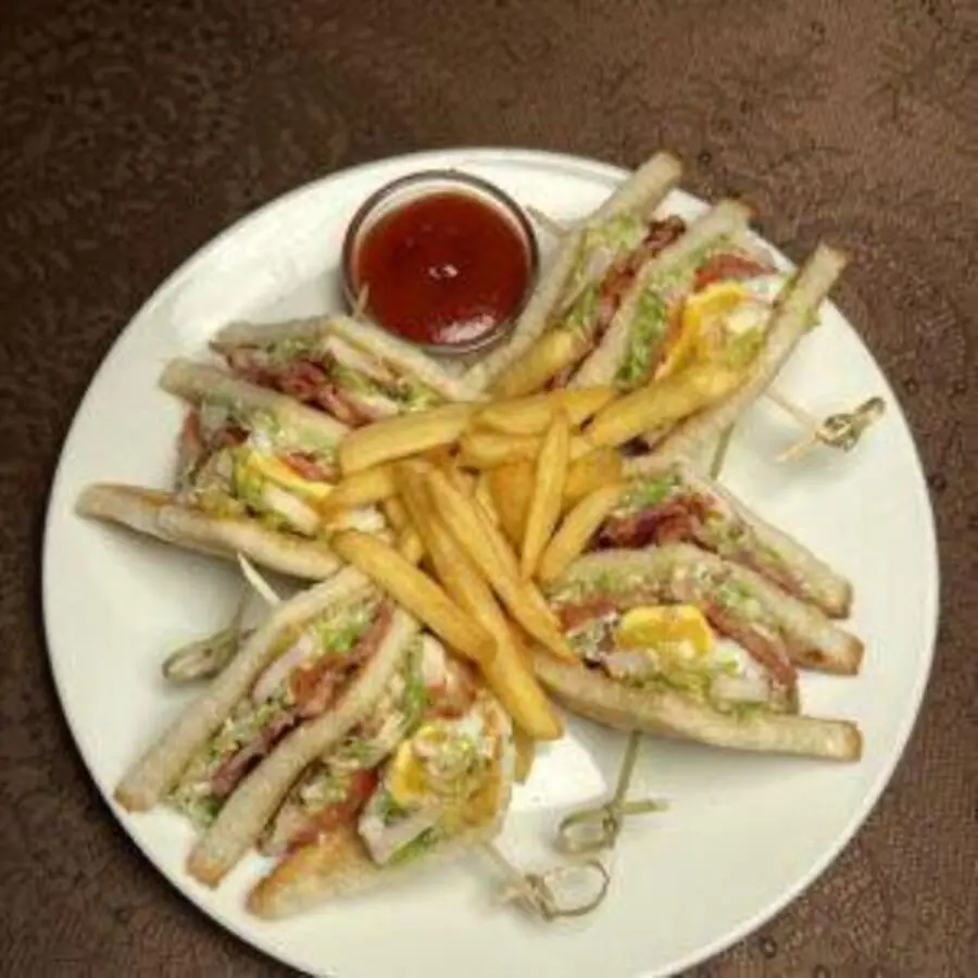 Сендвич С Курицей И Беконом