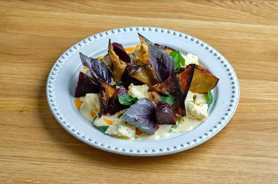 Свекла с сыром, баклажан