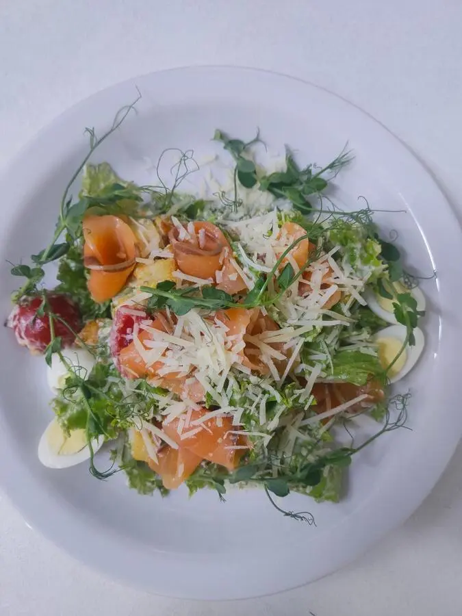 Салат Цезарь с Лососем