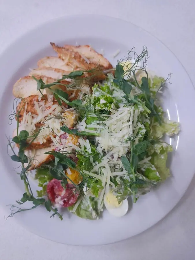 Салат Цезарь с Курицей