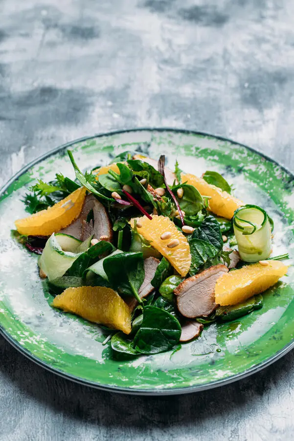 Салат с утиной грудкой и апельсином