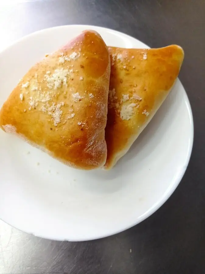 Пирожок печеный с яблоками