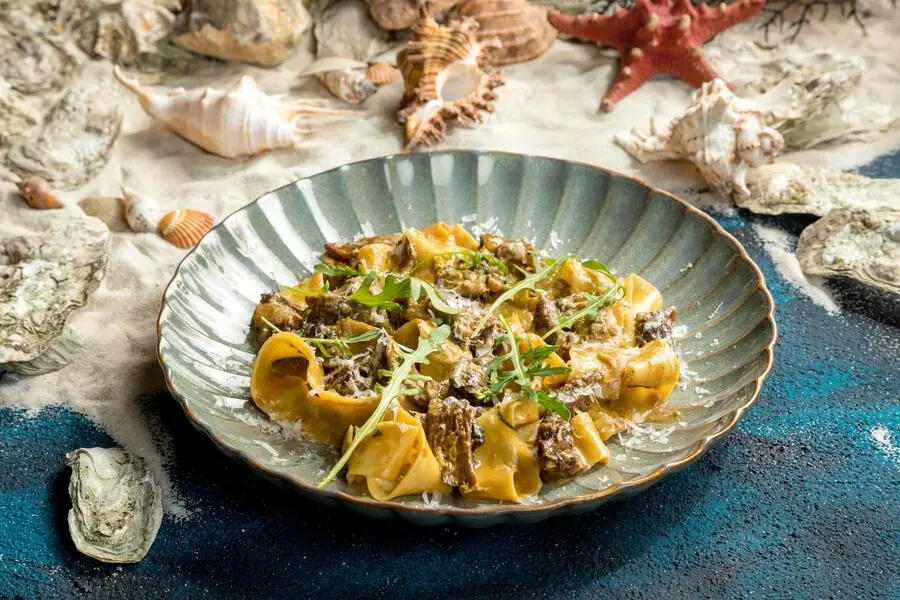 Папарделле с томлеными говяжьими щечками