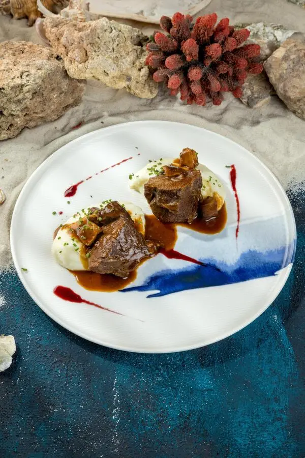 Томленые телячьи щечки