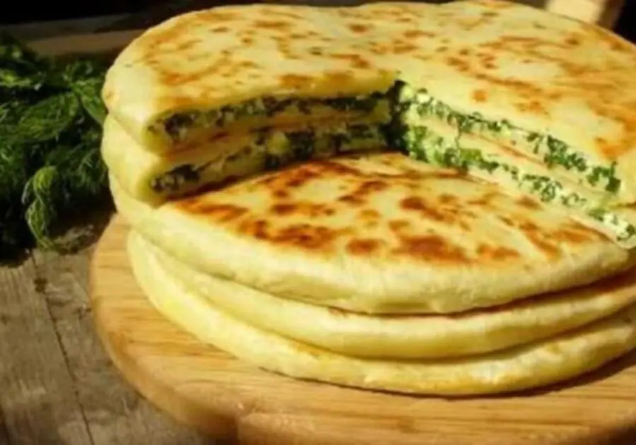 Хачапури с зеленью и сыром
