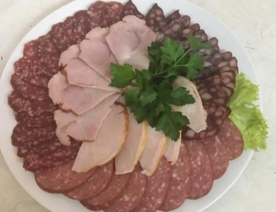 Колбасная нарезка