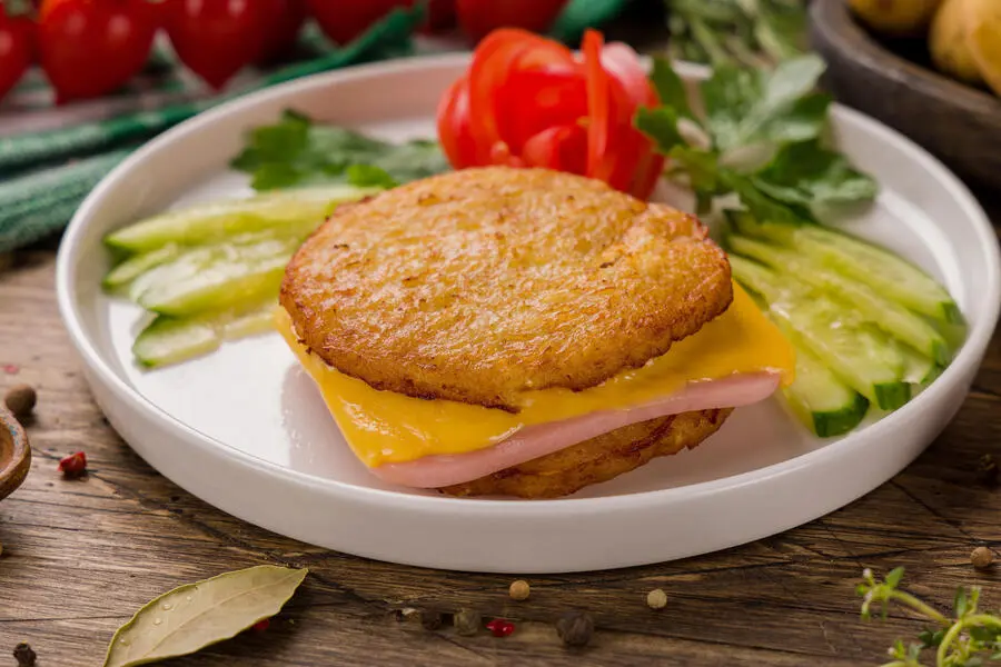 Драники с ветчиной и сыром