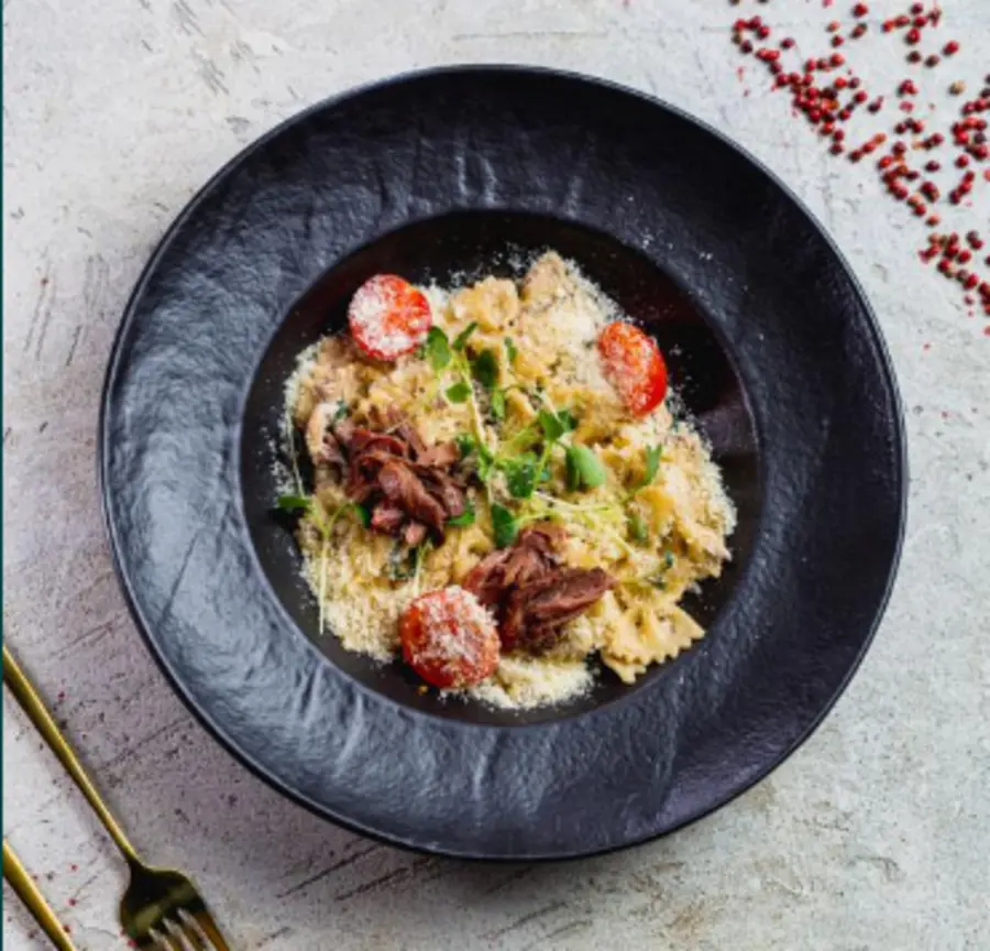 Паста с томленой говядиной