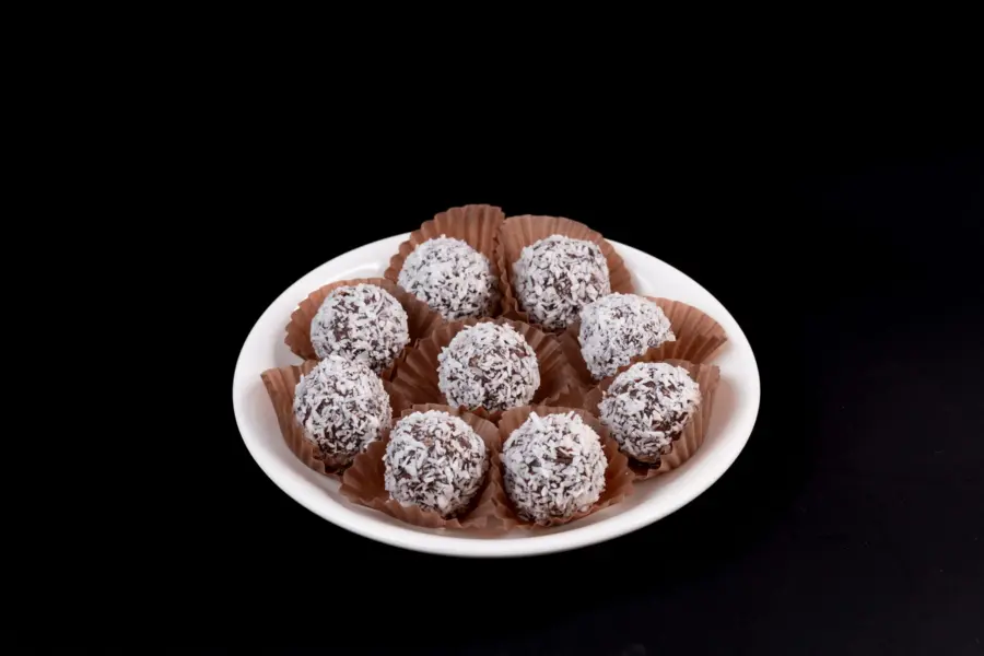 Шоколадные конфеты в кокосе
