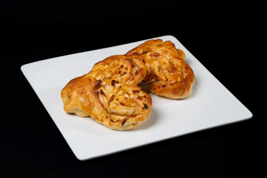 Сердечко с яблоками и джемом