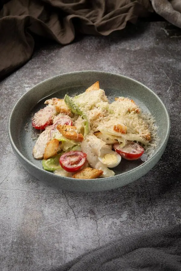 Цезарь с курицей 200 гр.
