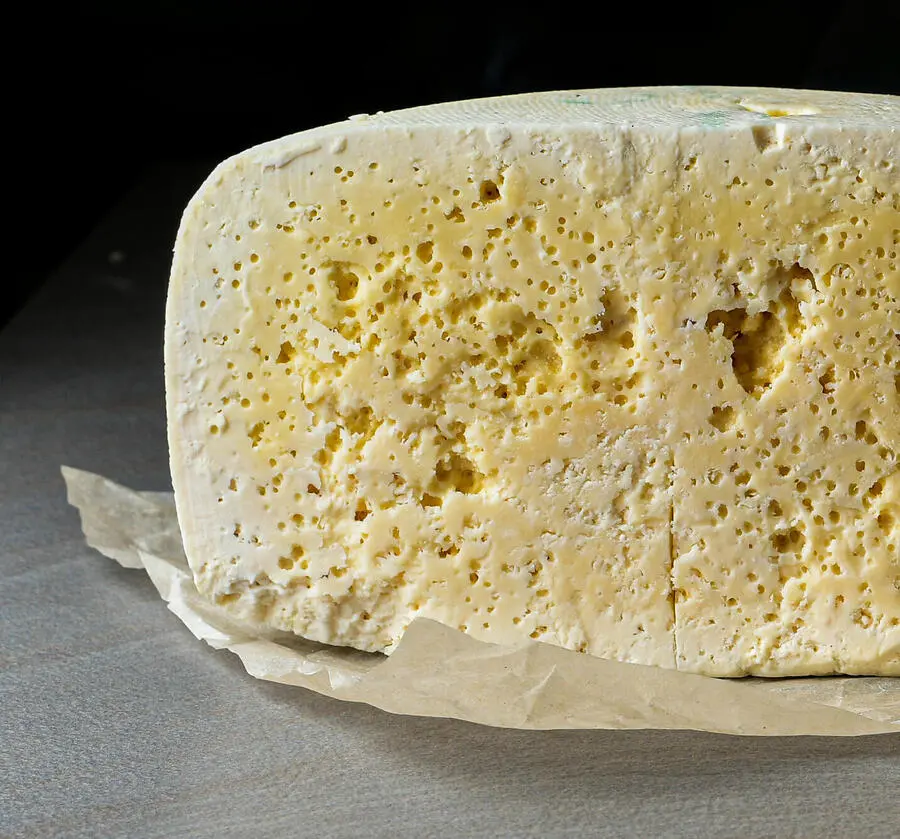 Сыр горский бочковой 600г 