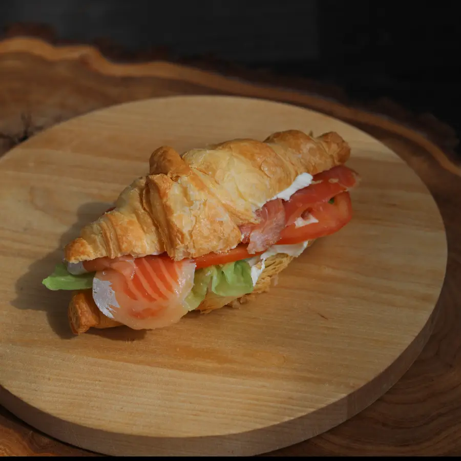 Круассан с копченой горбушей