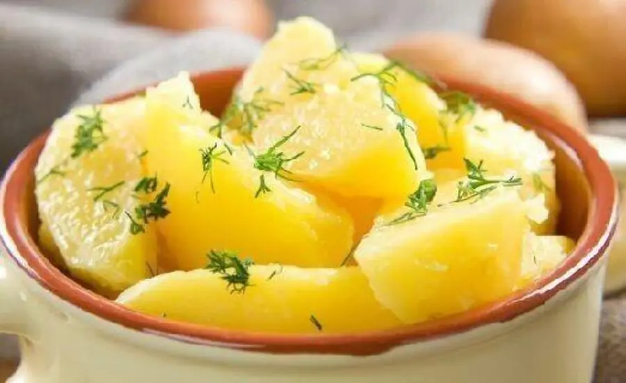 Картофель с чесночным соусом