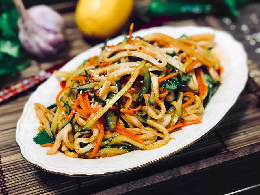 Салат из кальмара с овощами