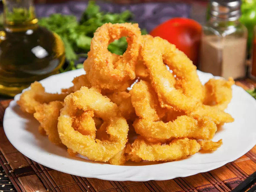 Кальмар кольцами в сухарях