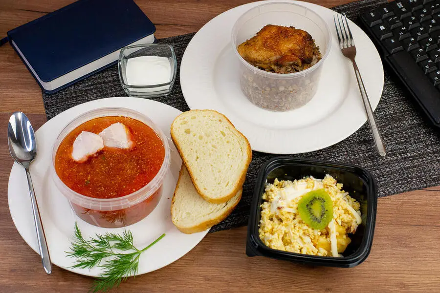 3 Чикен: Африка, Борщ с курицей, Курочка запечённая с гречей