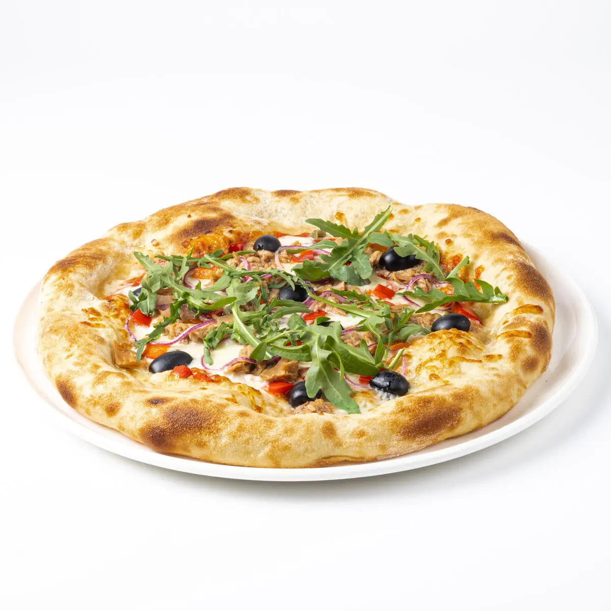 Пицца с тунцом и красным луком