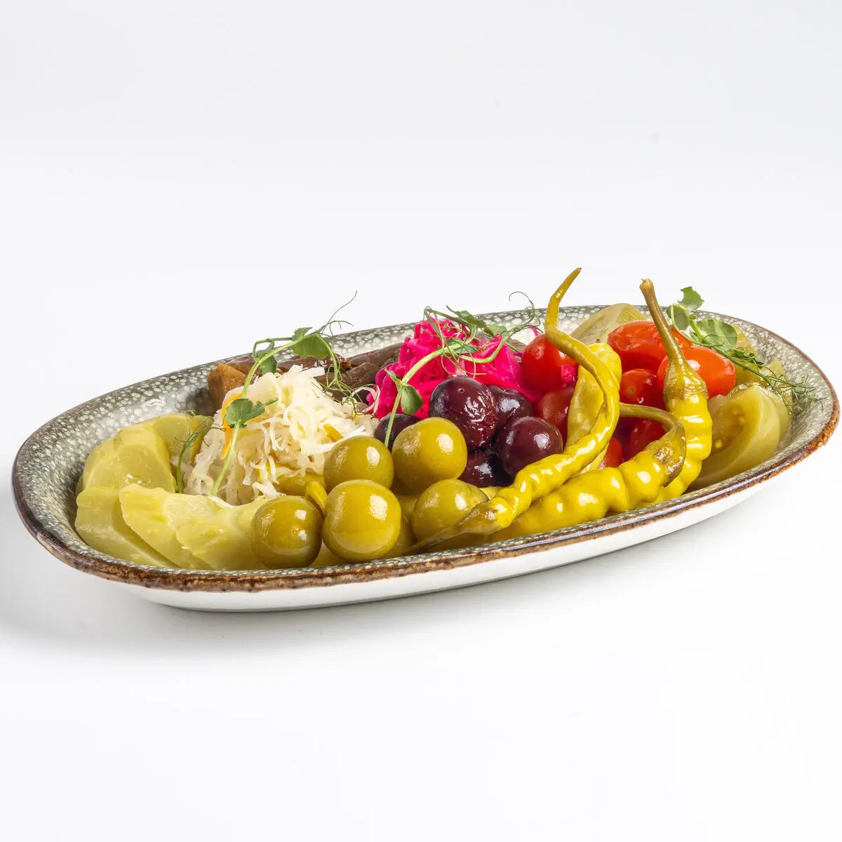 Ассорти из домашних солений