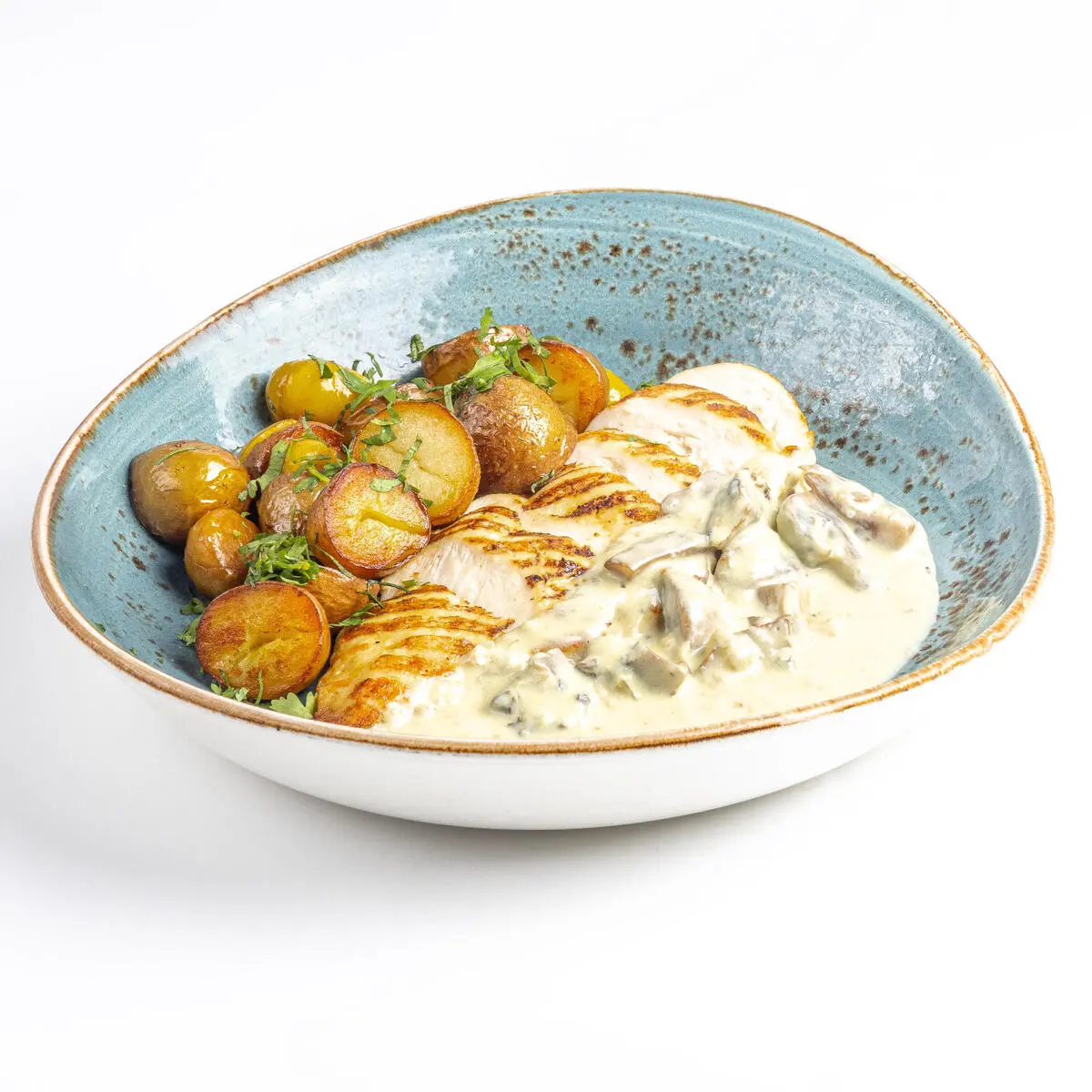 Куриная грудка на гриле с картофелем, каштанами и грибами