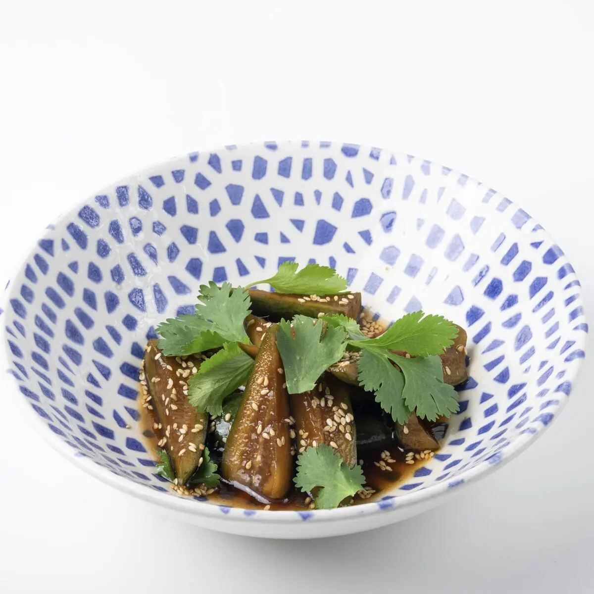 Битые огурцы с кинзой