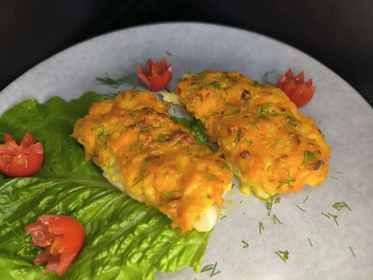 Филе МИНТАЯ под шубкой из моркови и лука (2 кус)
