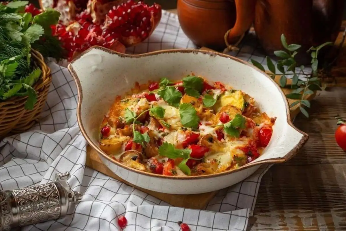 Овощи, запеченые под сырной корочкой