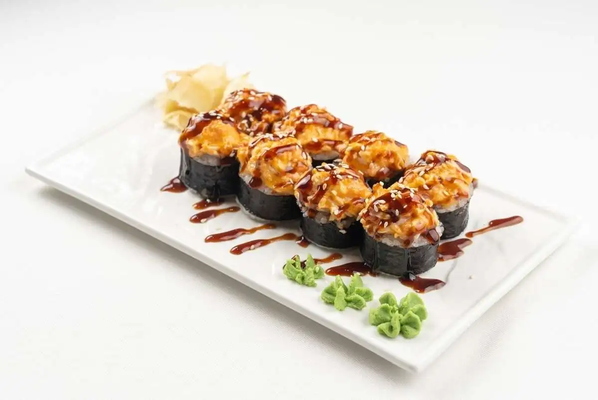 Запеченный ролл с креветкой