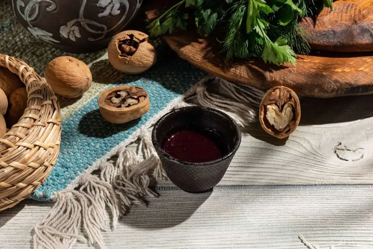 Соус Ткемали из черной смородины 