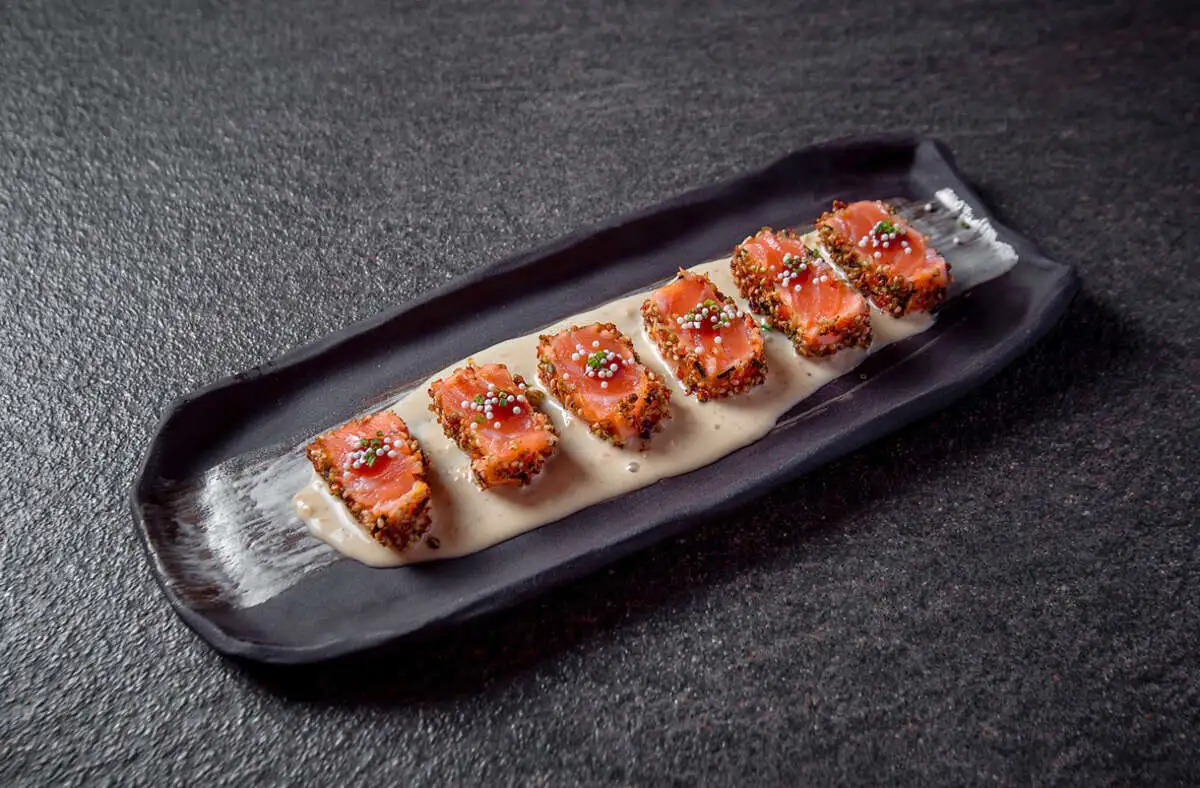 Salmon tataki