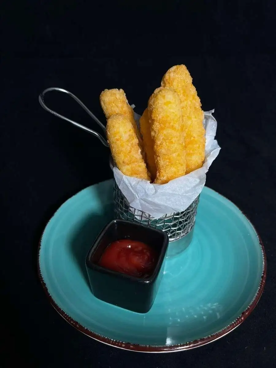 Хрустящие куриные наггетсы, кетчуп