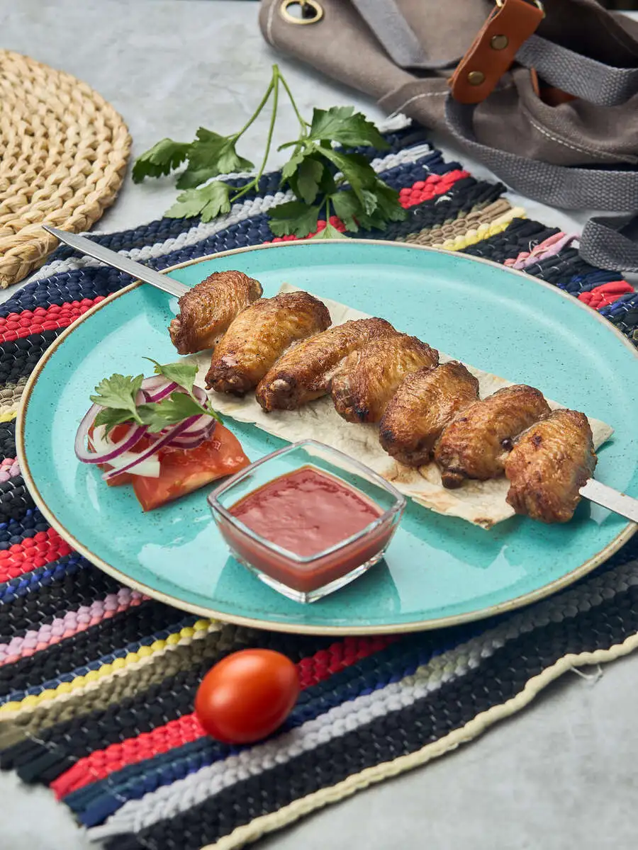 Крылышки молодого грузинского цыпленка