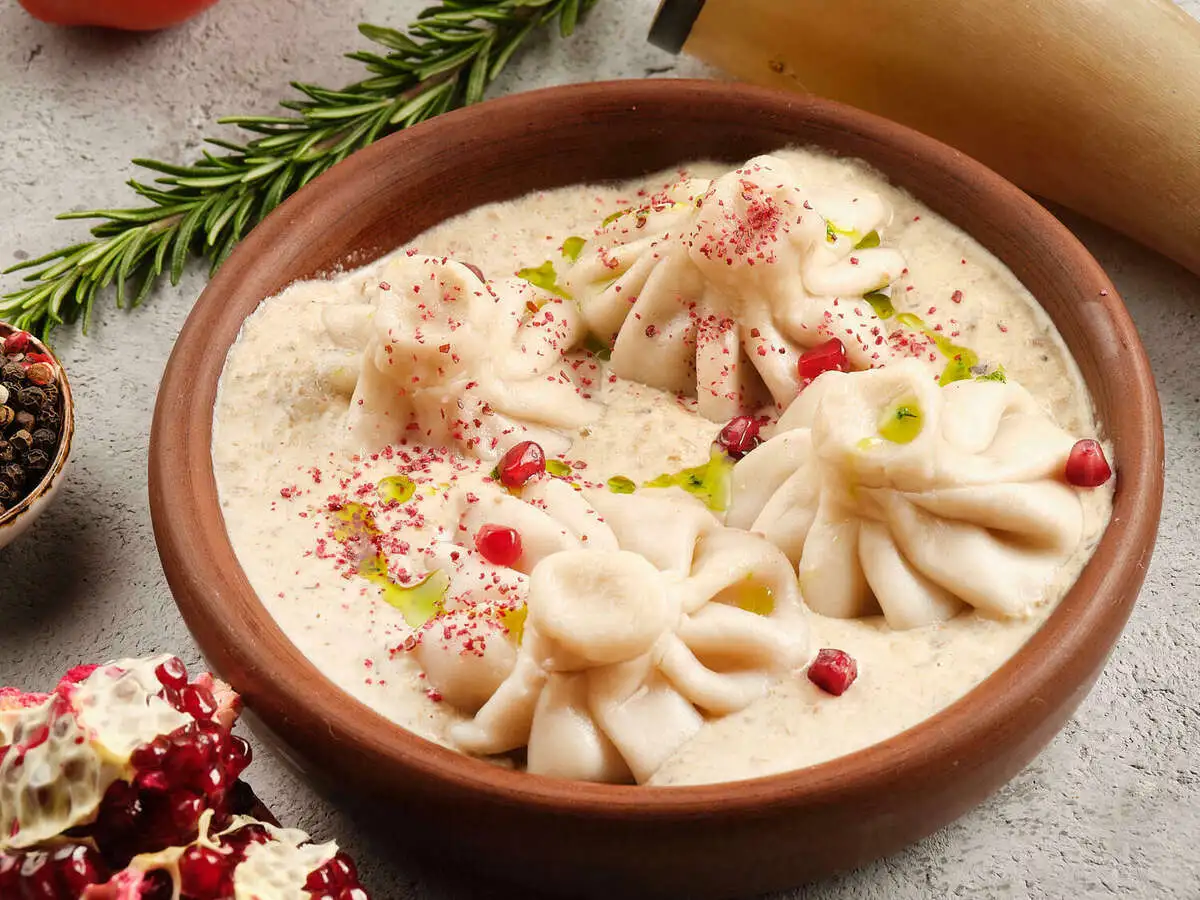 Хинкали в грибном соусе