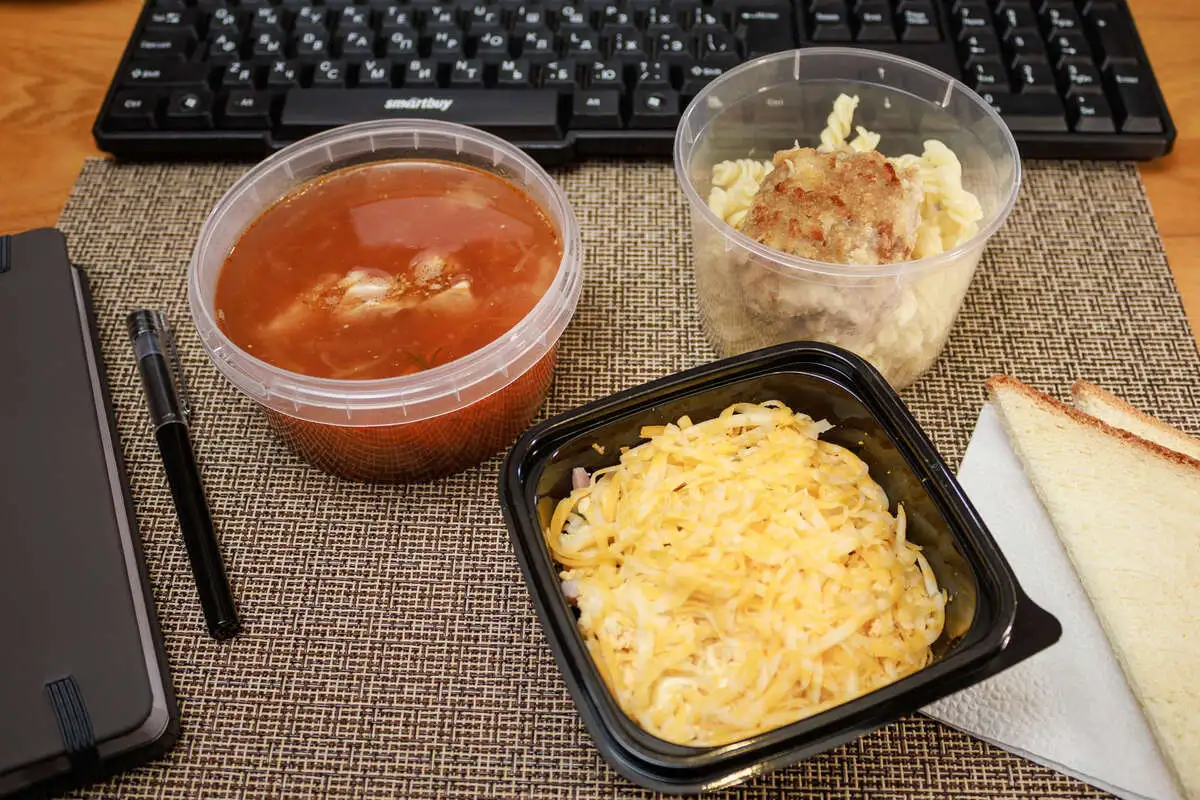 3 Мясной комбо: Берлинский, Щи с фасолью, Котлета домашняя с макаронами