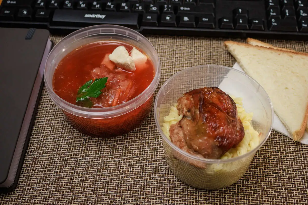 2 Чикен комбо: Борщ с курицей, Курочка запеченная с макаронами