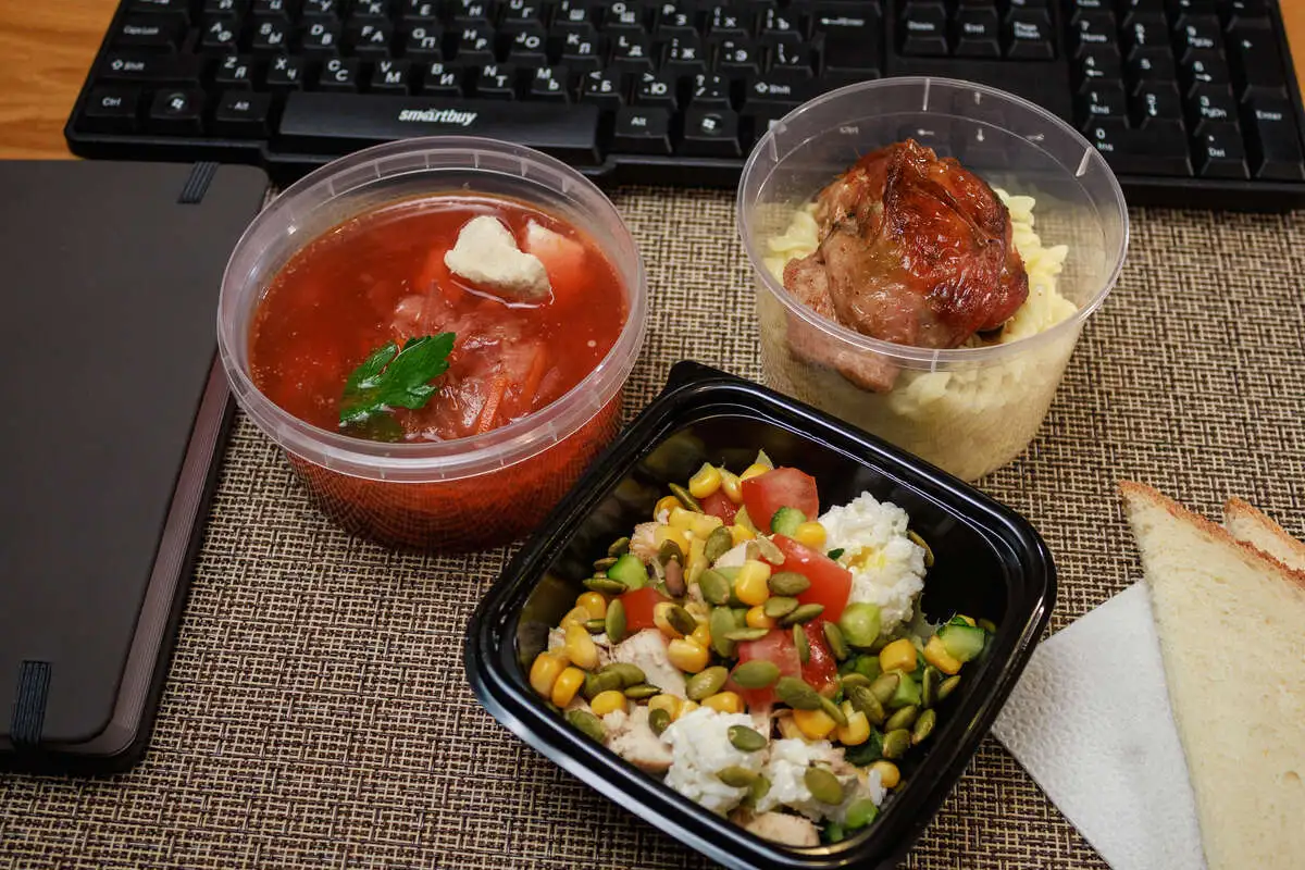 3 Чикен комбо: Поке-боул с курицей, Борщ с курицей, Курочка запеченная с макаронами