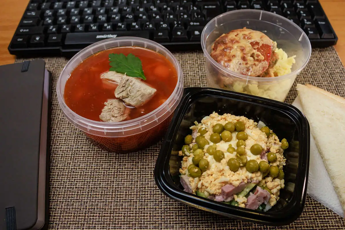 3 Мясной: Венгерский, Борщ со свининой, Гнездо мясное с макаронами