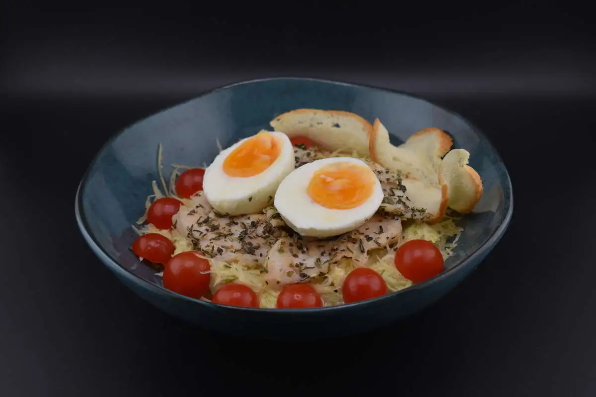 Цезарь с курицей