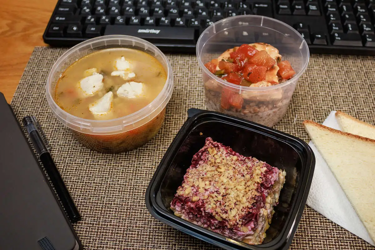 3 Чикен: Генеральский, Рассольник с рисом и курицей, Филе куриное в томатном соусе с гречей