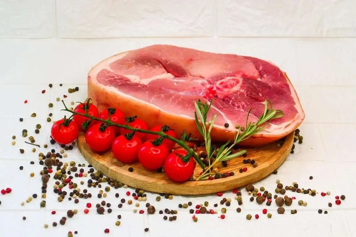 Окорок свиной н/к