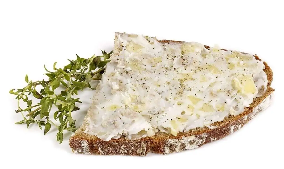 Сало бутербродное с паприкой с луком