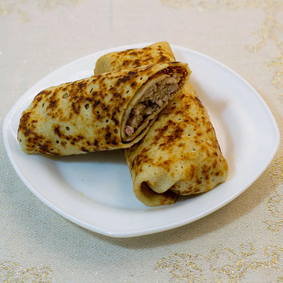 Блинчики с мясом и клюквой