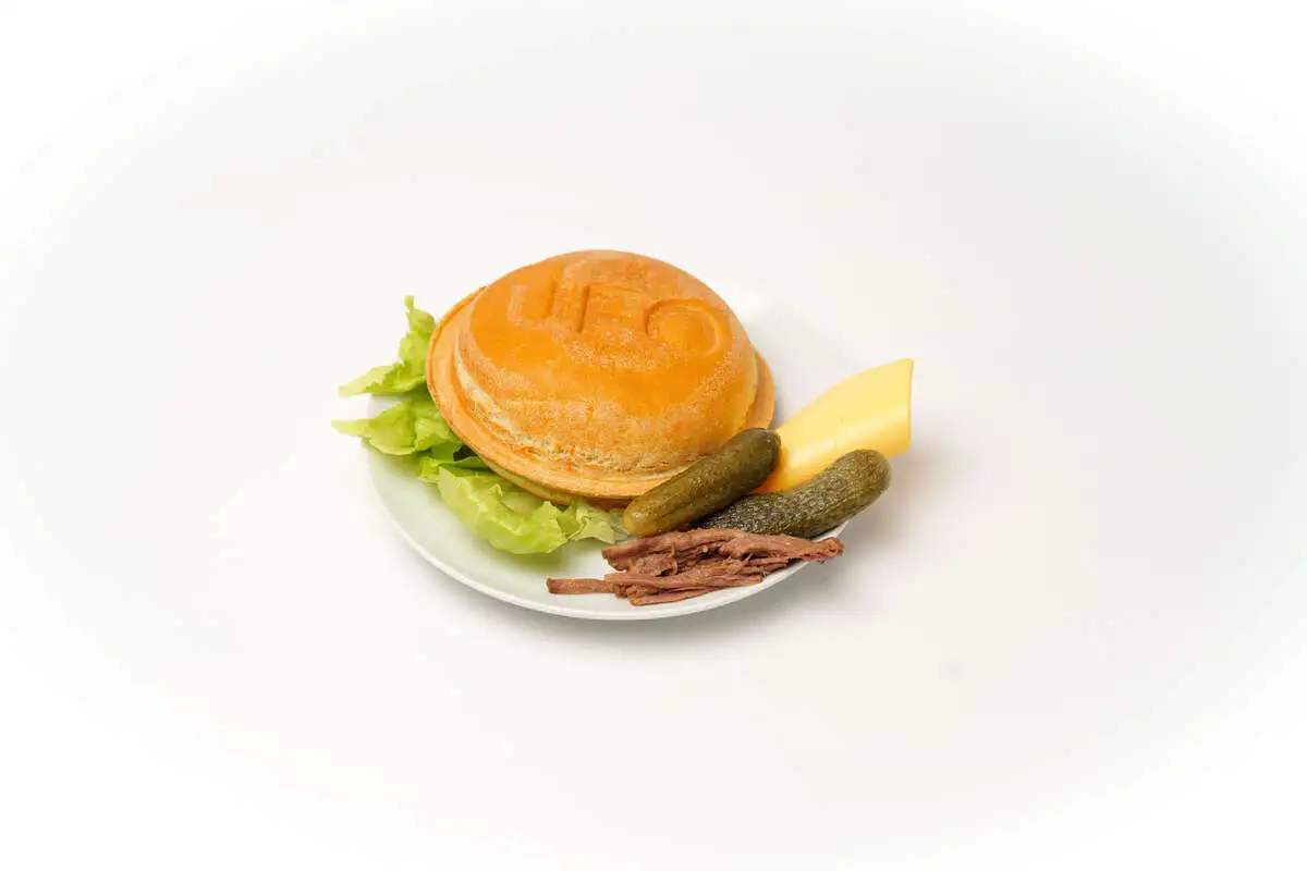 УФО бургер с телятиной, 130 г*