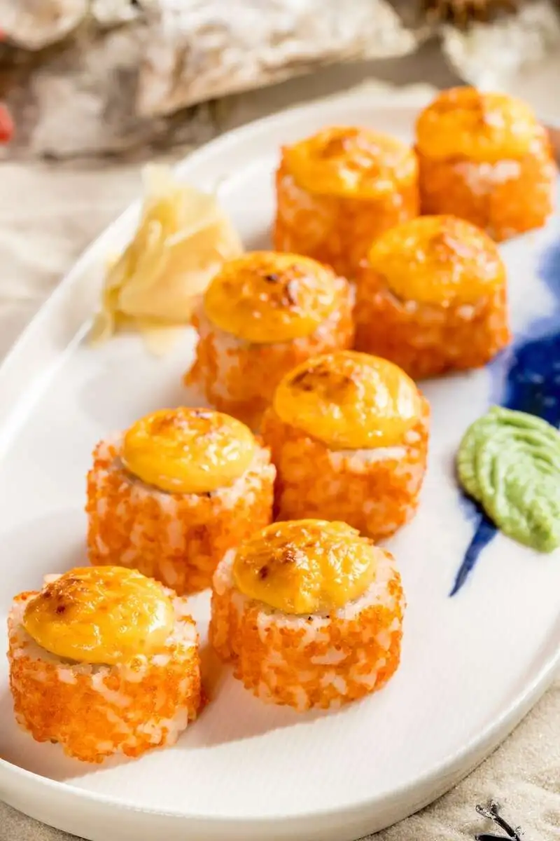 Ролл Калифорния запеченная 8шт