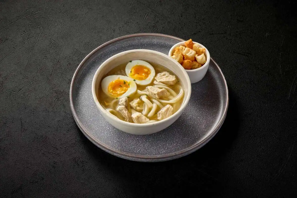 Куриный суп с домашней лапшой