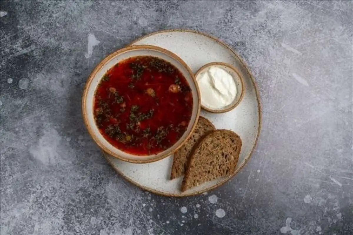 Борщ с копченой сметаной