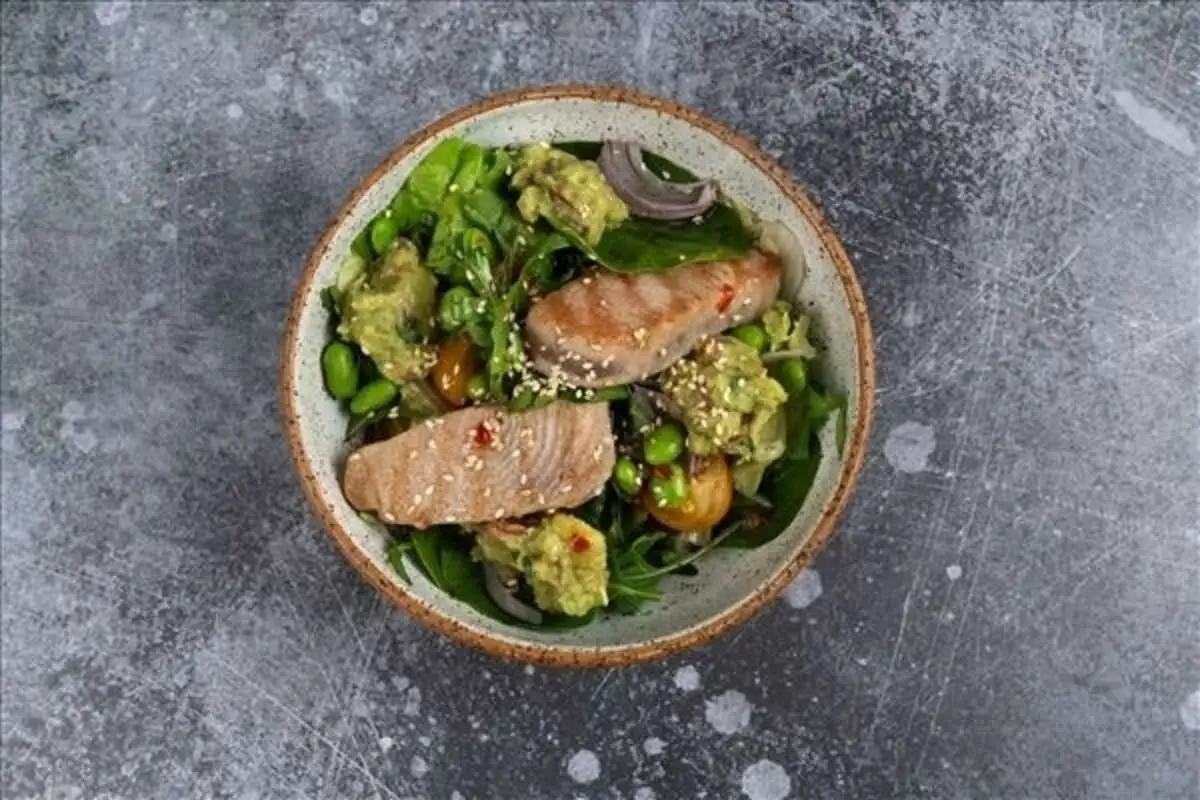 Салат с тунцом