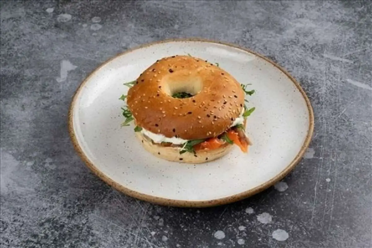 Бейгл с форелью